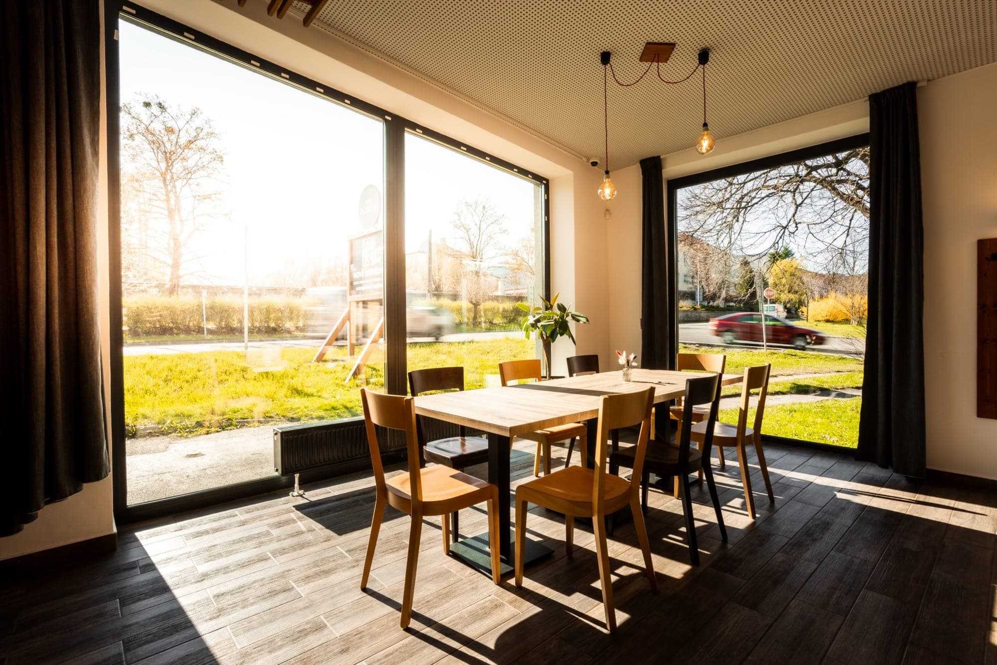 Velký sál — atmosféra