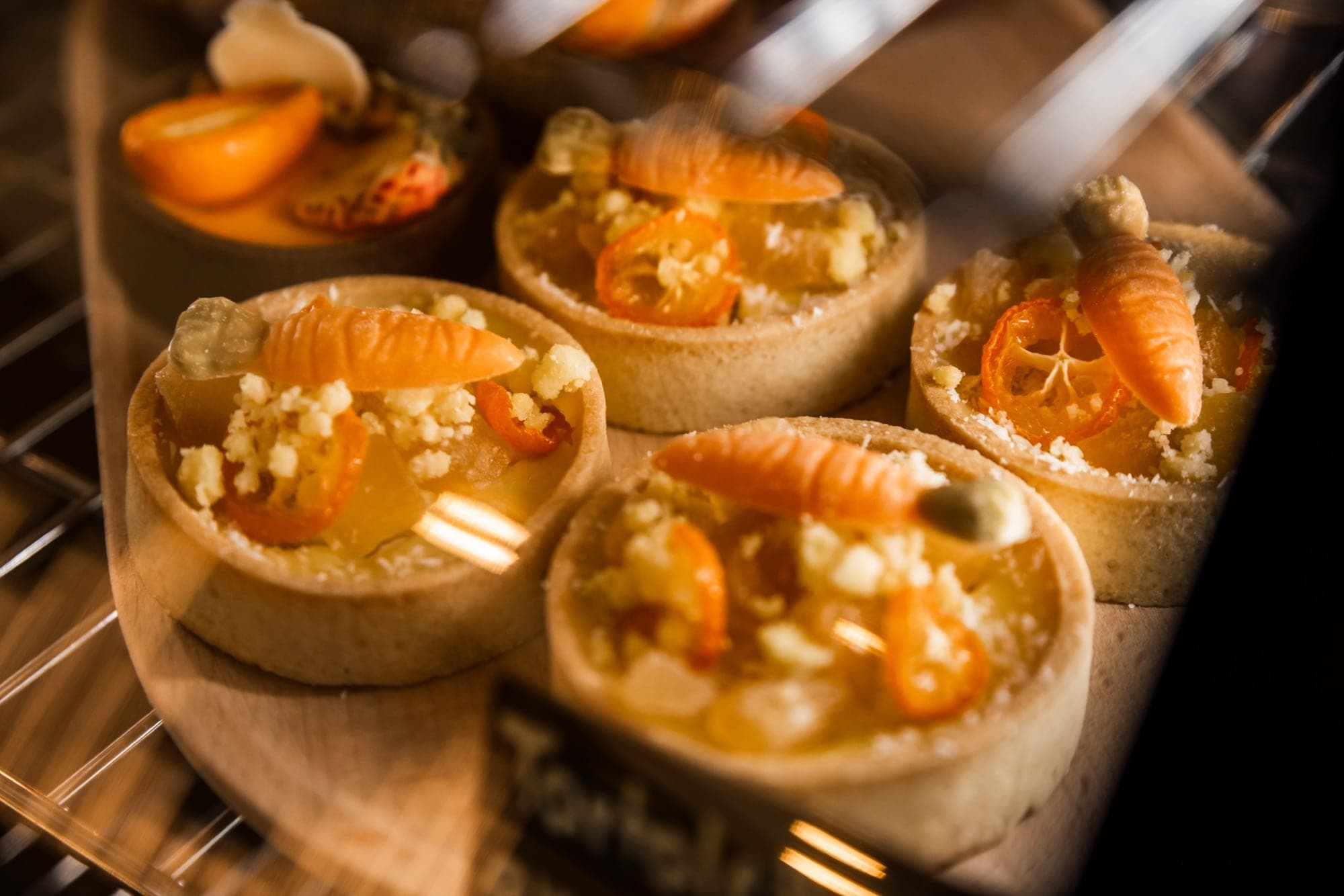 Terasa — sušené květy na stole